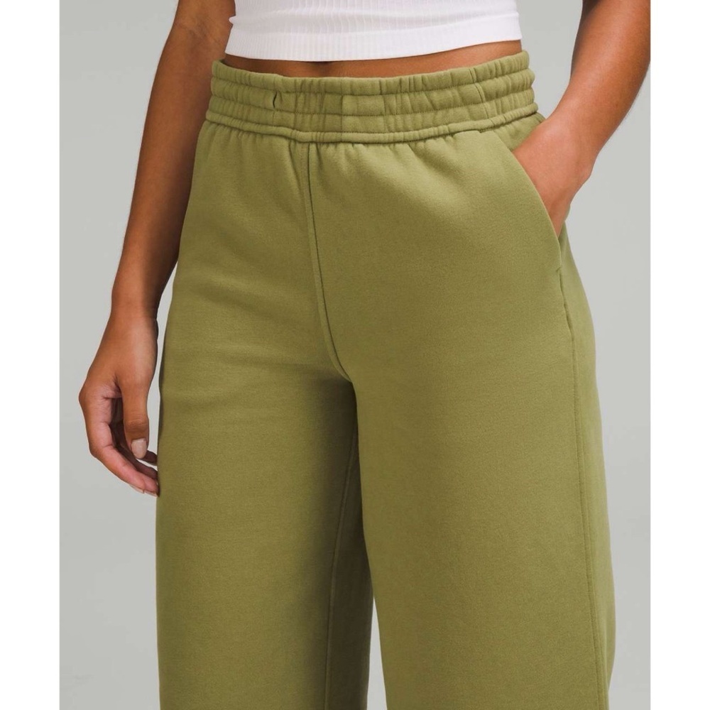 Lululemon Loungeful High-Rise Wide Leg Crop - Picture 4 of 13